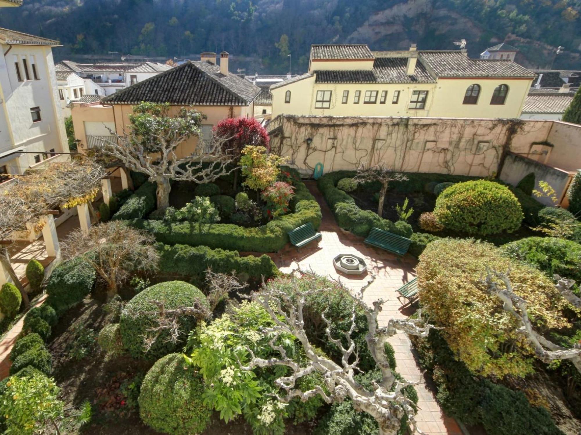 Chezmoihomes Unique Alhambra Views — Photos 1